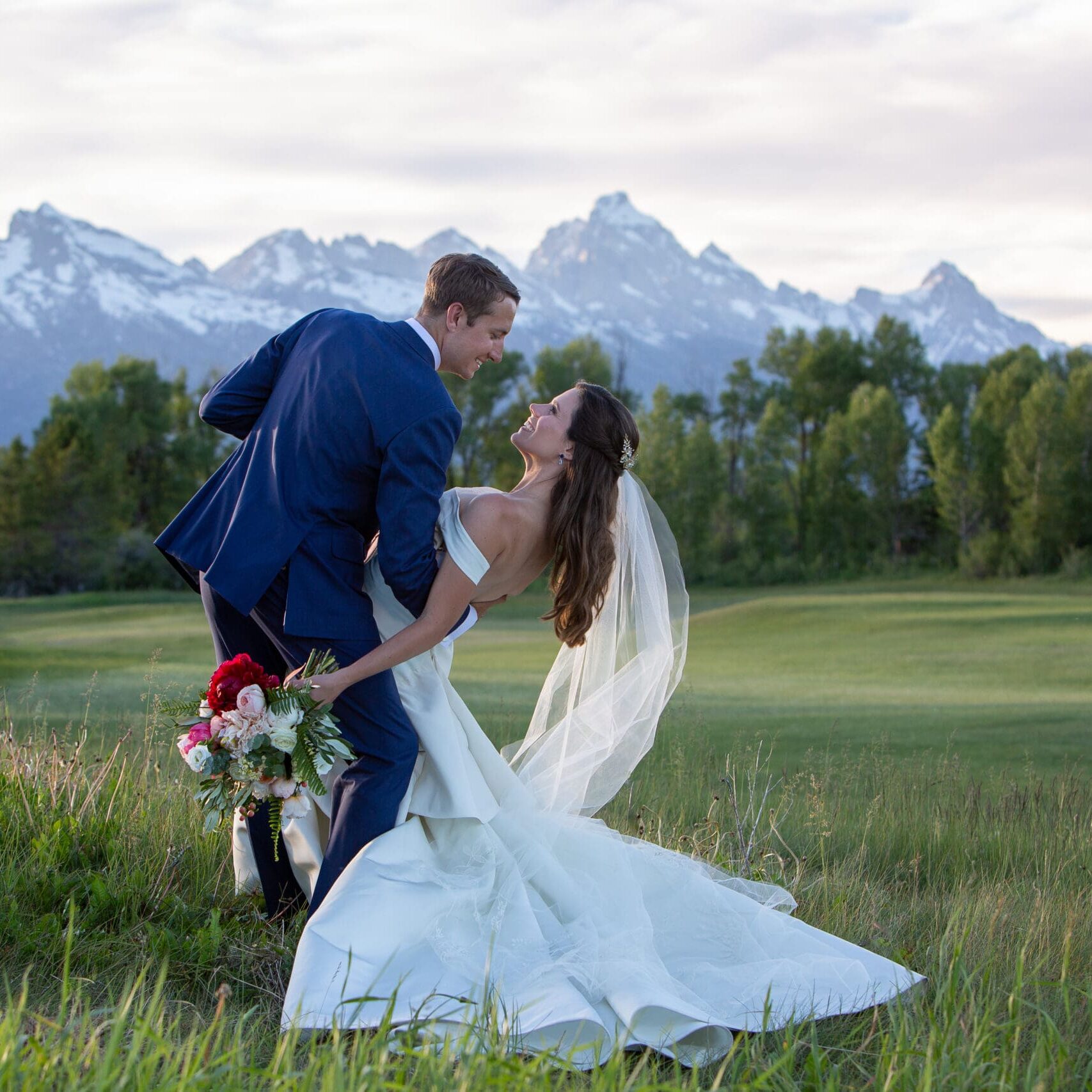 Wedding-Couple-Jackson-Hole-Golf-and-Tennis-Club-